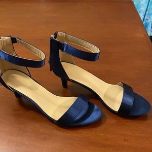 Dark Blue, low heel shoe
